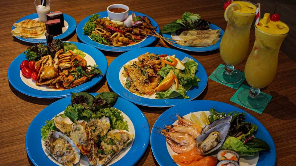 Seafood and meat buffet spread at Café JEN, JEN Penang Georgetown